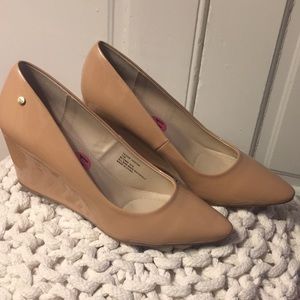 New!  Wedge Heel Jones New York Nude Size 11